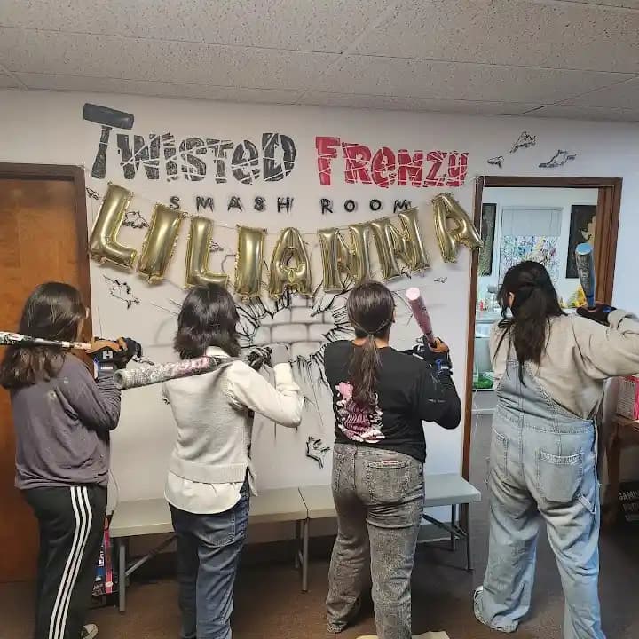 Twisted Frenzy Smash Room image 9
