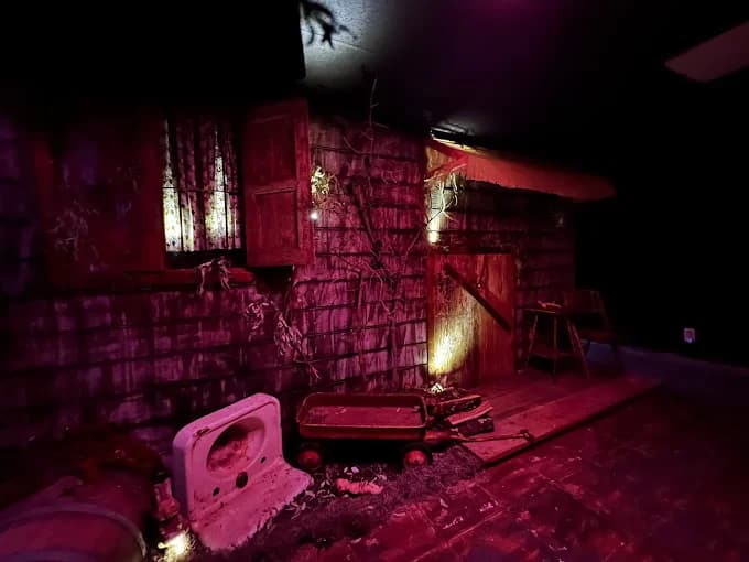 Lara's Labyrinth image 6