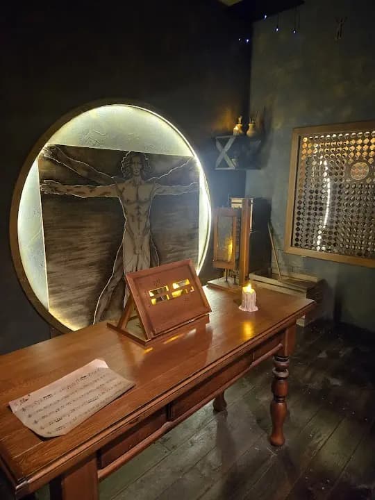 Lara's Labyrinth image 8