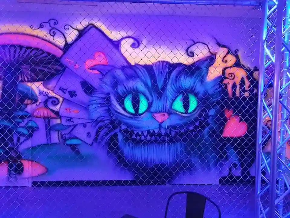 Glowing Rooms 3D Mini Golf & VR Escape Rooms image 3