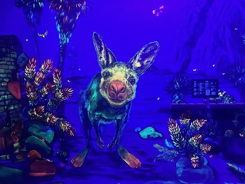 Glowing Rooms 3D Mini Golf & VR Escape Rooms image 1