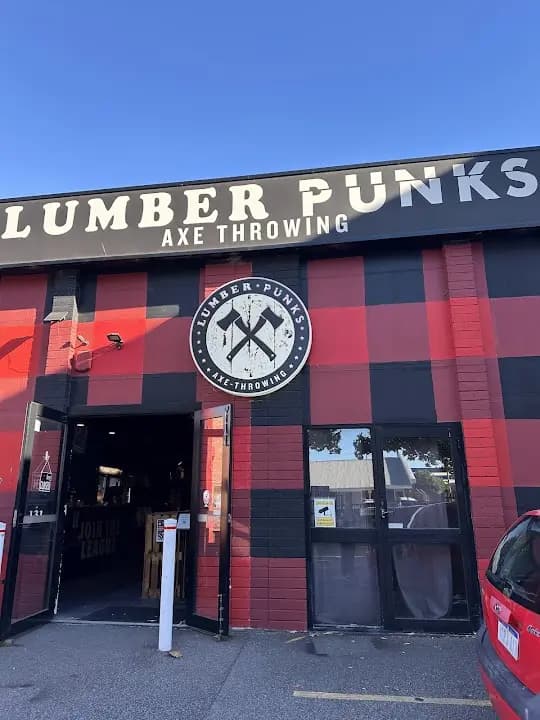 Lumber Punks Axe Throwing Perth image 2