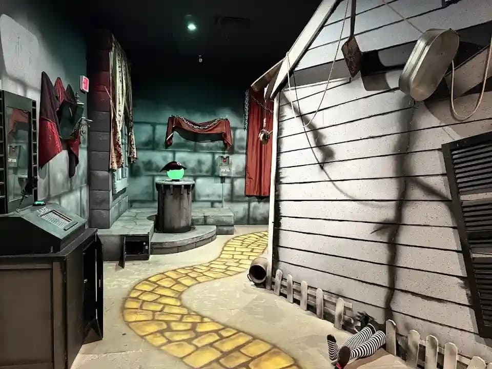 Eludesions Escape Rooms image 5