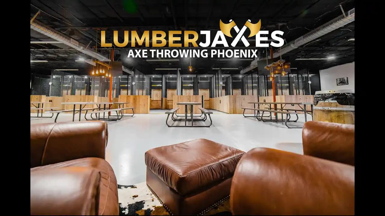 Lumberjaxes Axe Throwing Bar & Grill image 3