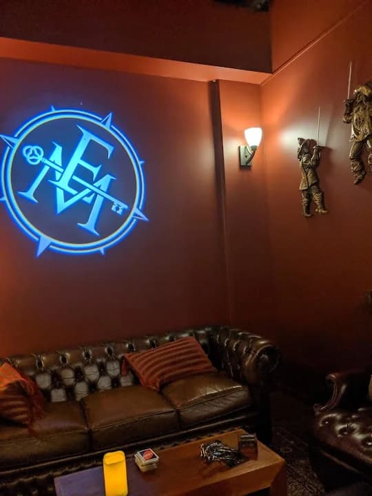 Escape Manor image 9