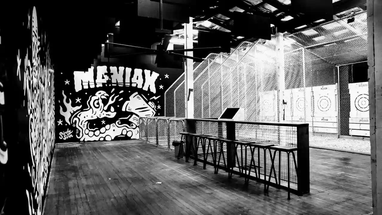 MANIAX Axe Throwing - NEWSTEAD image 5