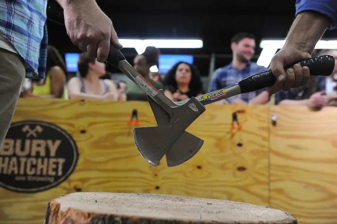 Bury The Hatchet Sandy Springs - Axe Throwing image 6