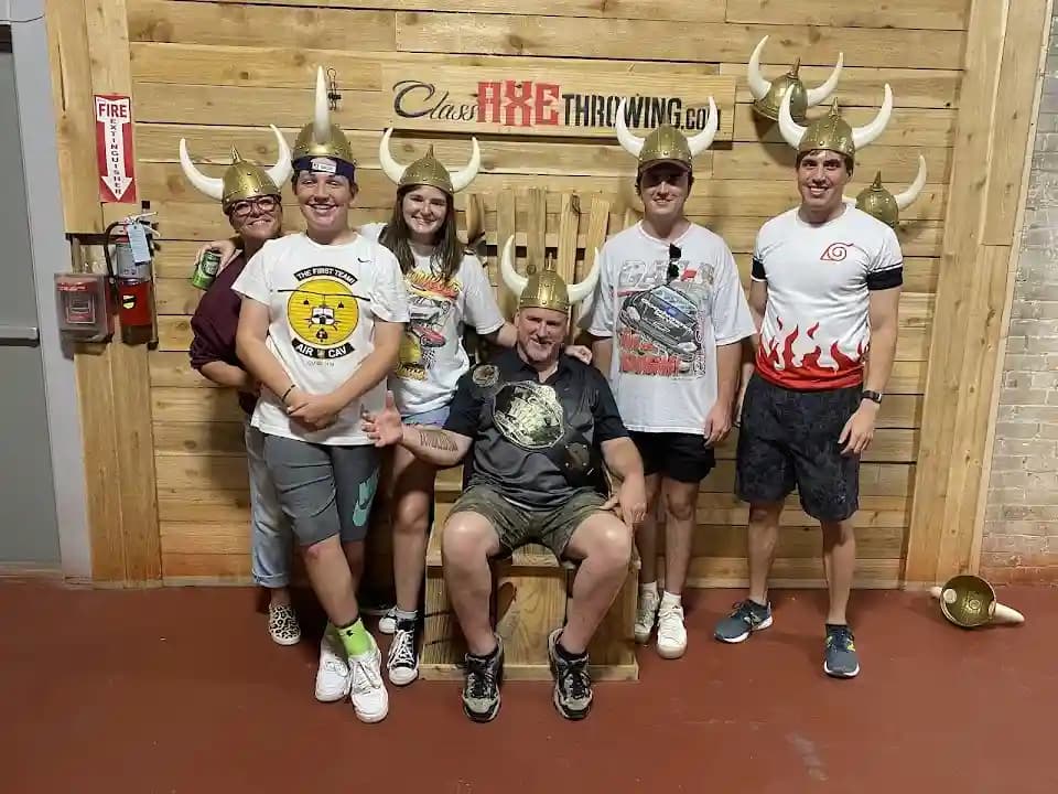 Class Axe Throwing image 4