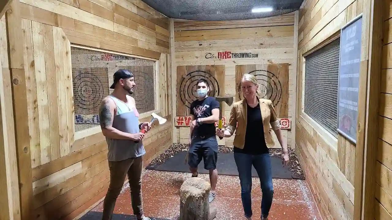 Class Axe Throwing image 5