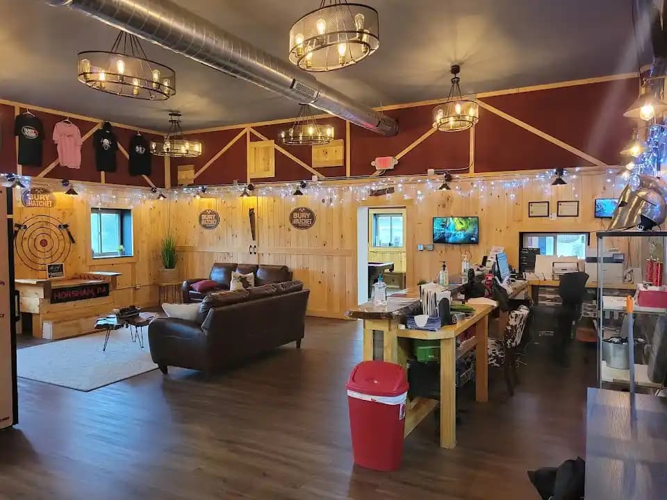 Bury the Hatchet Horsham - Axe Throwing image 3