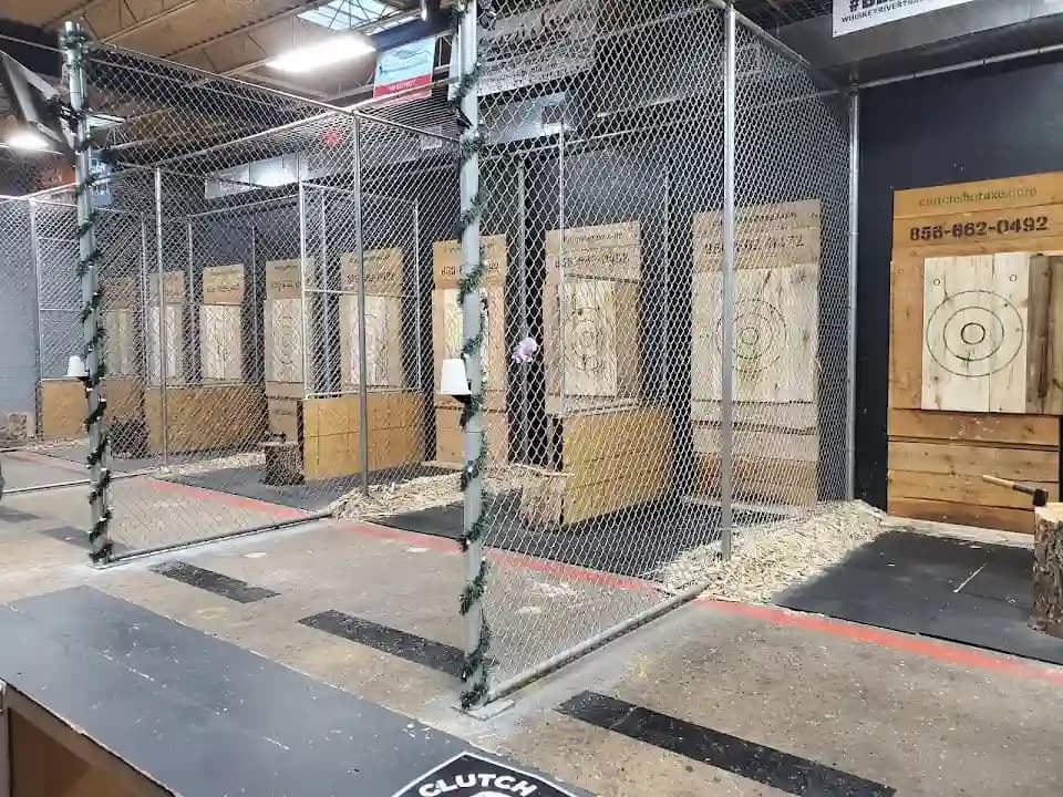 Clutch Shot Axe Throwing image 2