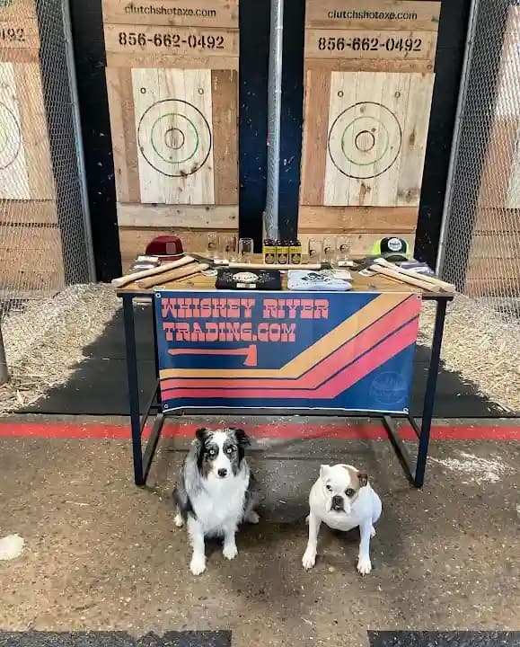Clutch Shot Axe Throwing image 9