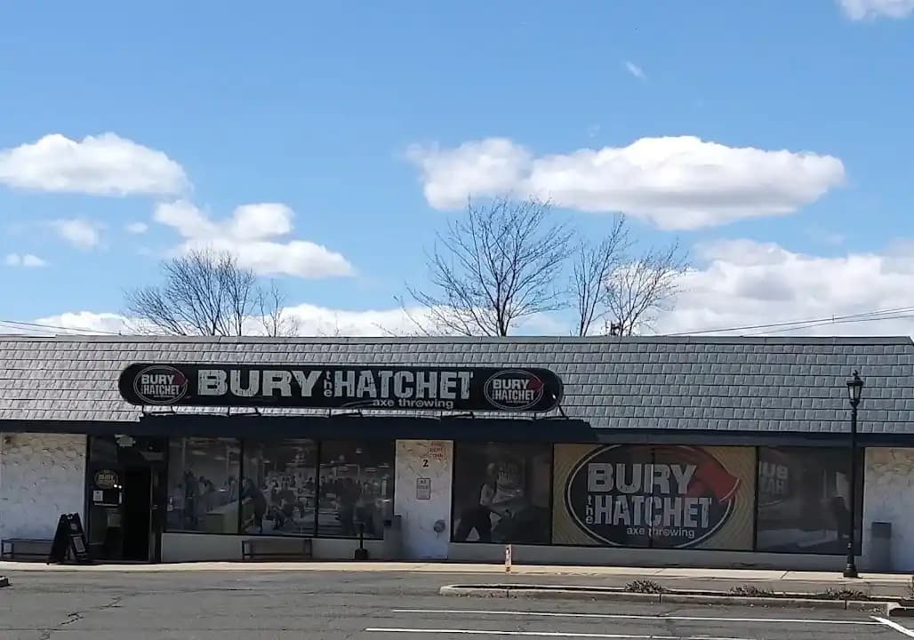 Bury The Hatchet Old Bridge - Axe Throwing image 6