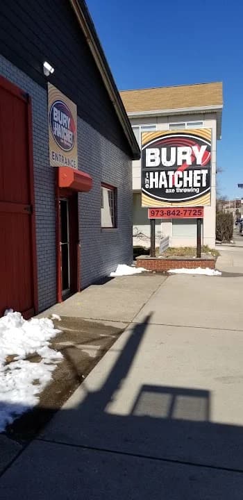 Bury The Hatchet Old Bridge - Axe Throwing image 8