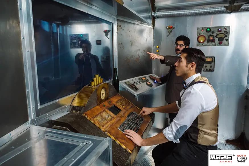 escape rooms experience at Maze Rooms Escape Games - Hollywood located in Los Angeles