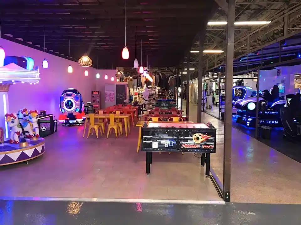VR Gaming Arcade Plaza Americana - Popular vr games destination in Los Angeles