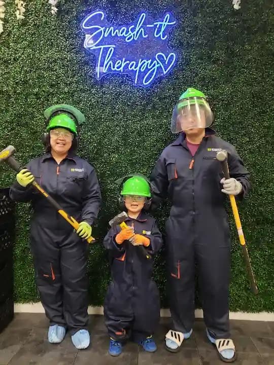 rage rooms experience at Smash It Therapy (Rage Room & Smash Art Splatter Paint) located in New York