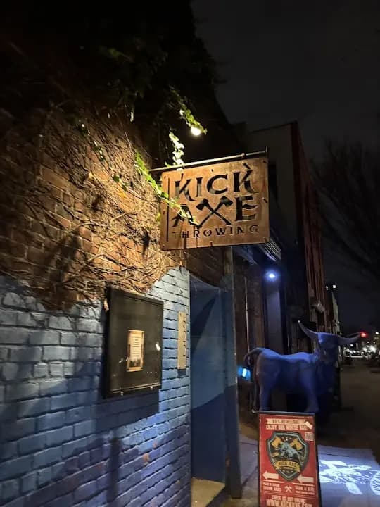 Kick Axe Throwing BROOKLYN - axe throwing in New York - Top rated