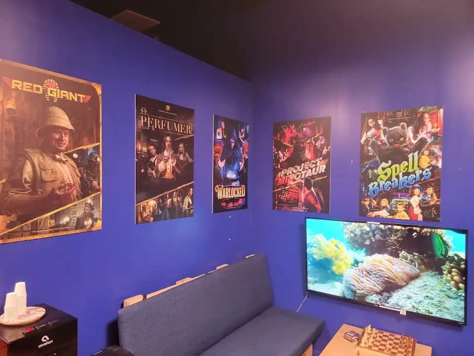 escape rooms experience at QUEST ROOM - Hollywood Escape Rooms located in Los Angeles