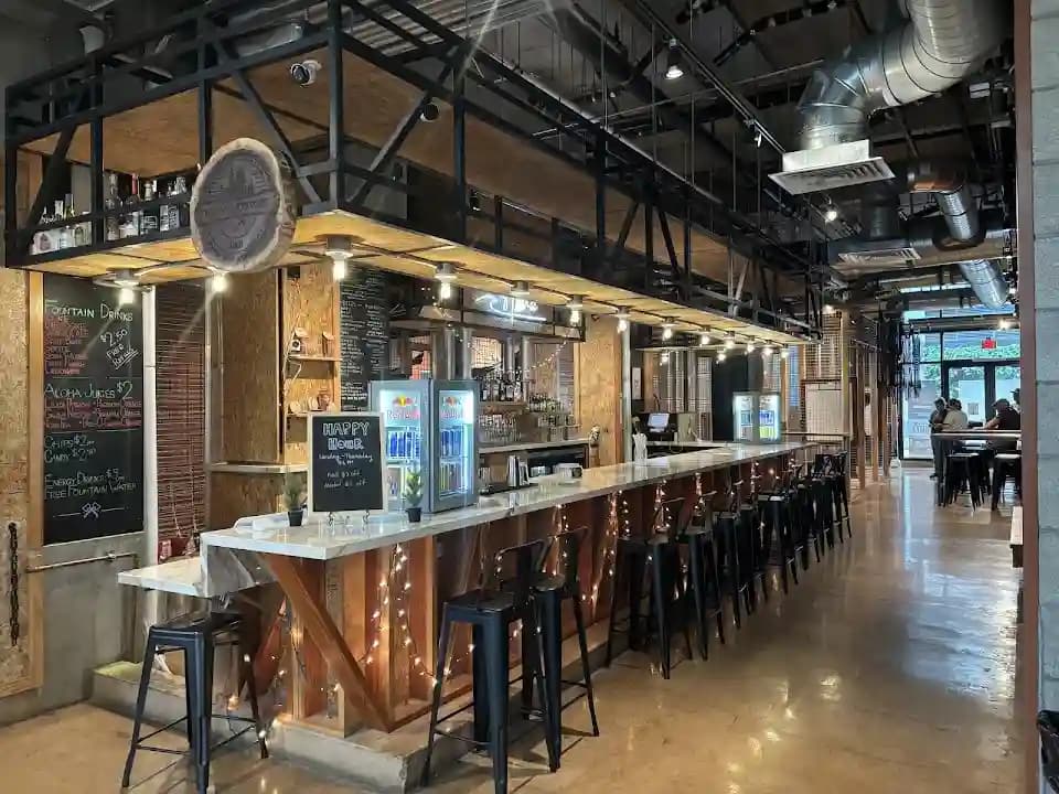 axe throwing experience at Blade & Timber Honolulu - Axe Throwing Bar located in Los Angeles