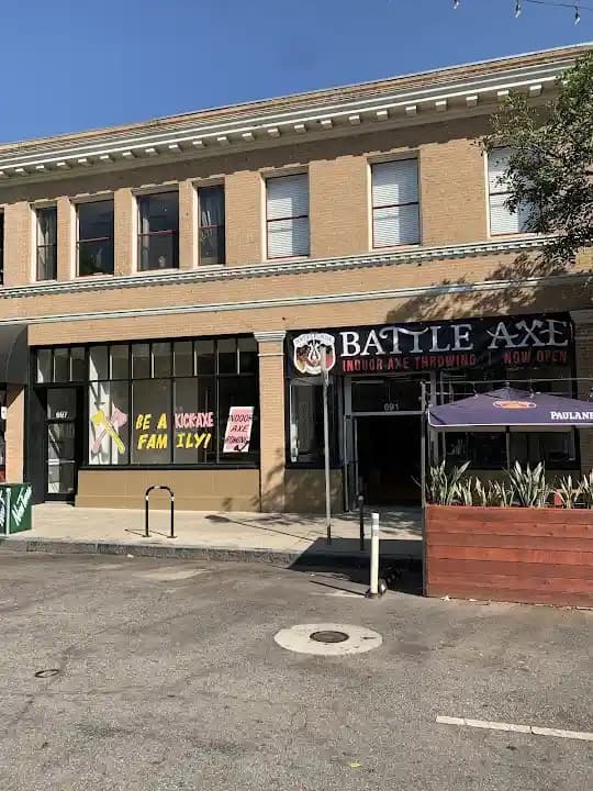 axe throwing experience at Battle Axe located in Los Angeles