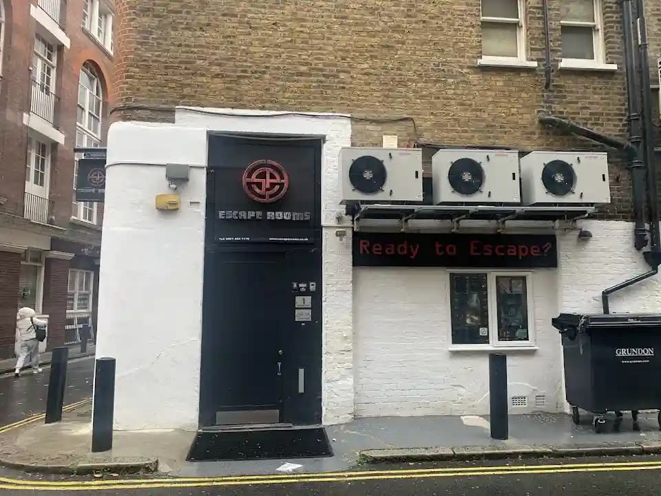 escape rooms experience at Escape Rooms London Bridge located in London