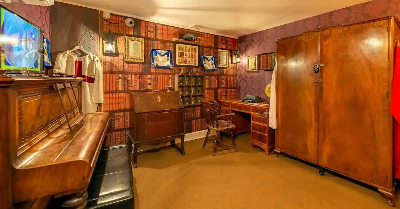 escape rooms experience at Escape London - Shepherds Bush Escape Room located in London