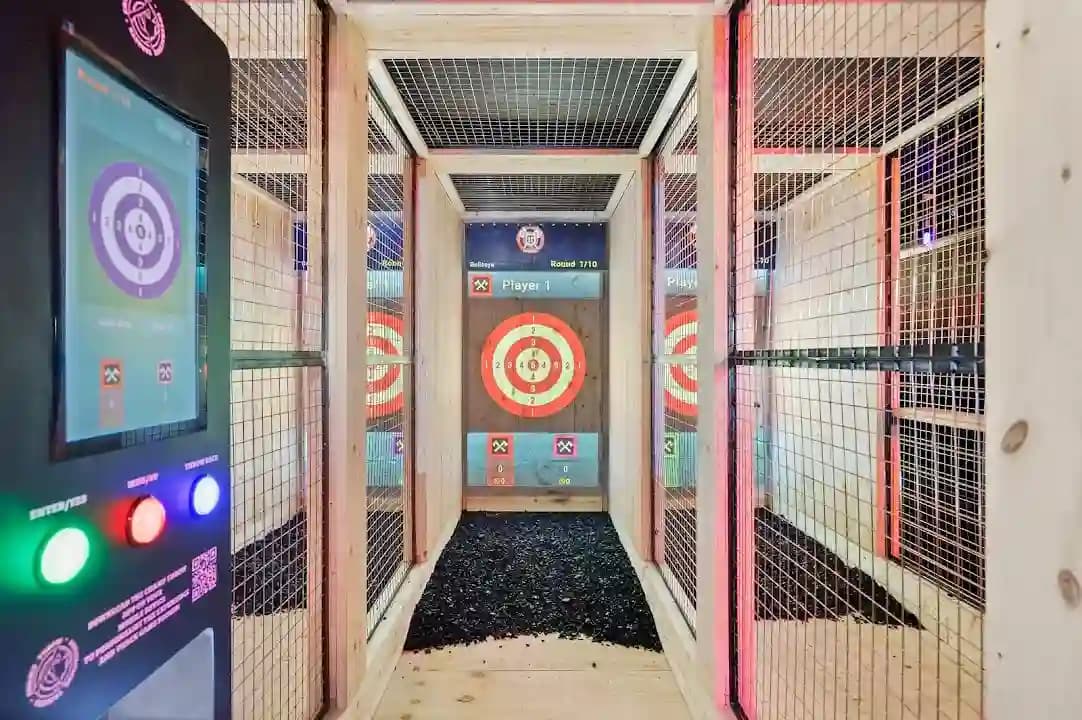 Game of Throwing - Axe Throwing Experience in London - Popular axe throwing destination in London