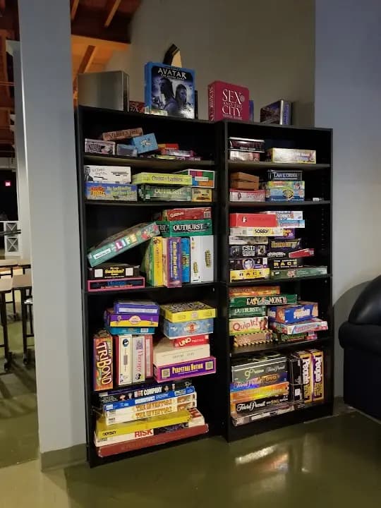 axe throwing experience at BreakOUT Escapes Niagara located in Toronto