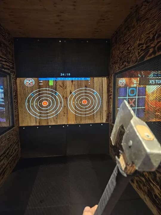 Axe N Smash - axe throwing in Phoenix - Top rated