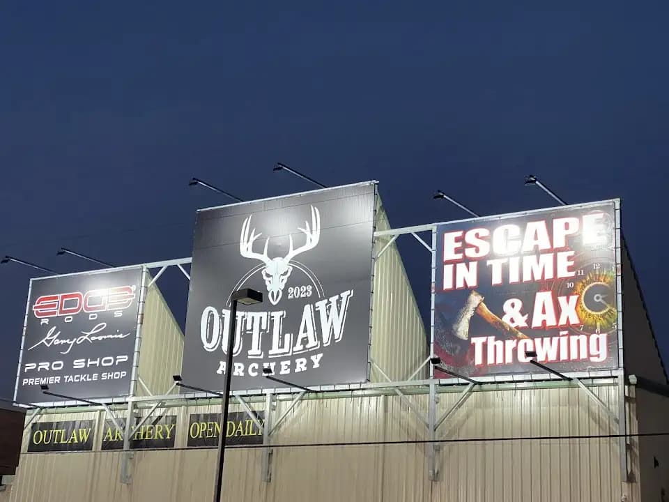 axe throwing experience at Ax Time located in Houston