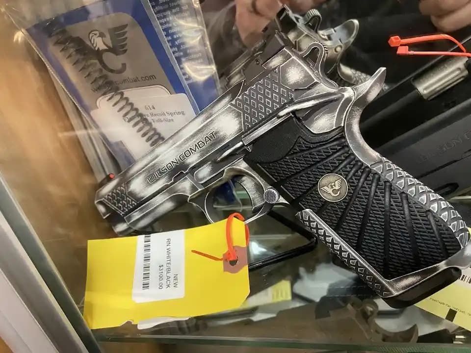 Photo of Coliseum Gun Traders Ltd shooting ranges activities in New York