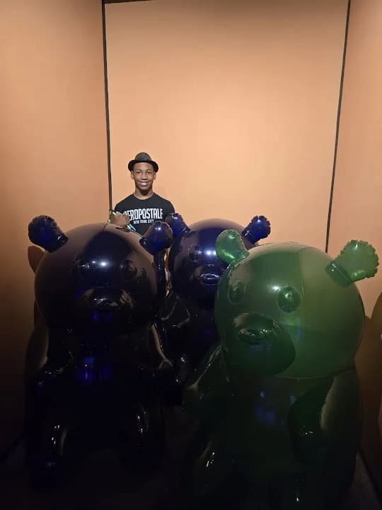 Interior view of Bubble Planet: An Immersive Experience - Atlanta vr games facility in Atlanta