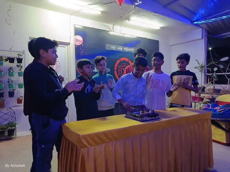 vr games experience at Virtual Vault Gaming Lounge located in Bangalore