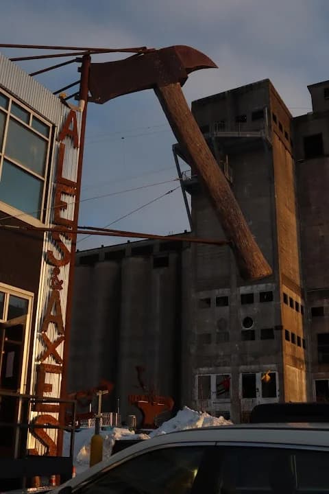 axe throwing experience at Ales & Axes located in Toronto