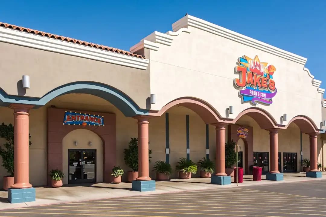 vr games experience at Jake's Unlimited located in Phoenix